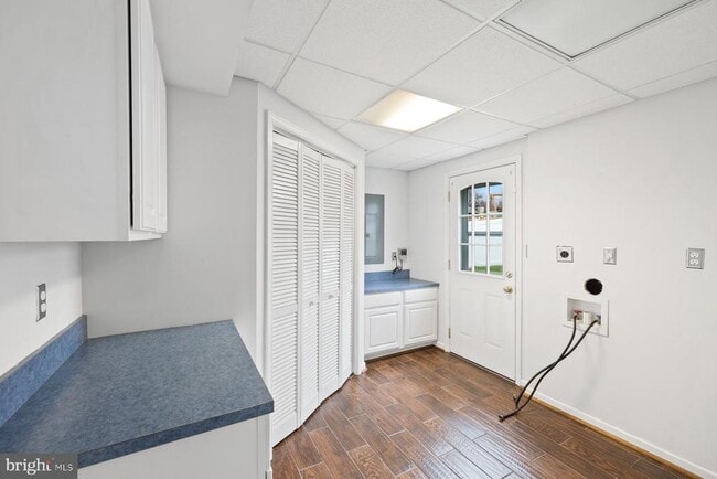 Building Photo - 1302 Squire Ln