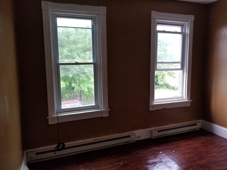 Building Photo - 519 tulpehocken street