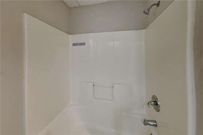 Building Photo - 460 Highlander Way