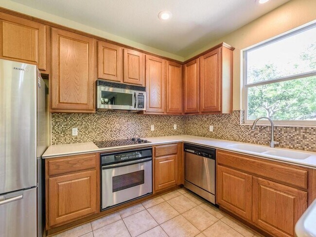 Building Photo - 11704 Emerald Falls Dr