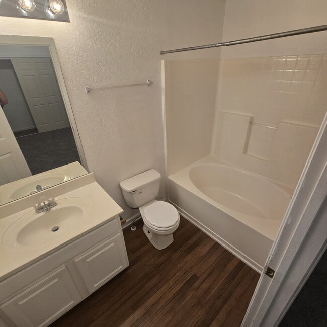 Building Photo - "Charming 3-Bed Townhouse with Hardwood Elegance in Riverdale – Spacious 1376 sq ft!"