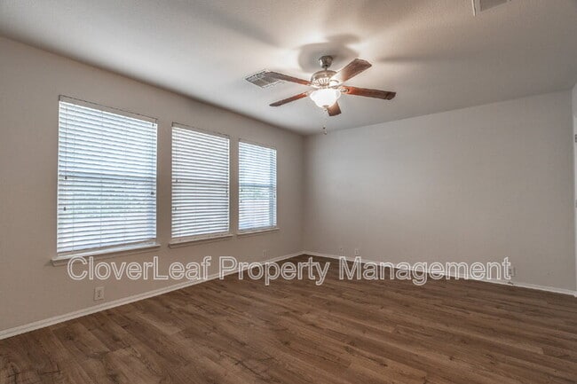 Building Photo - 802 Amber Knoll