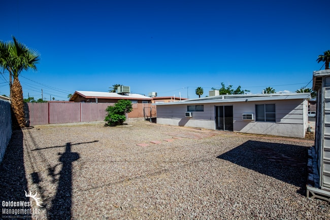 Building Photo - Charming & Spacious 3Bdm 2Ba Home with Private Yard in Las Vegas.