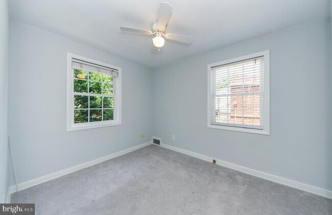 Building Photo - 908 S Highland St