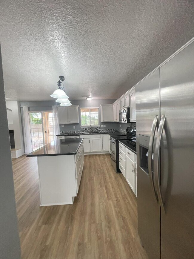 Building Photo - 5555 Mansfield Pl NW