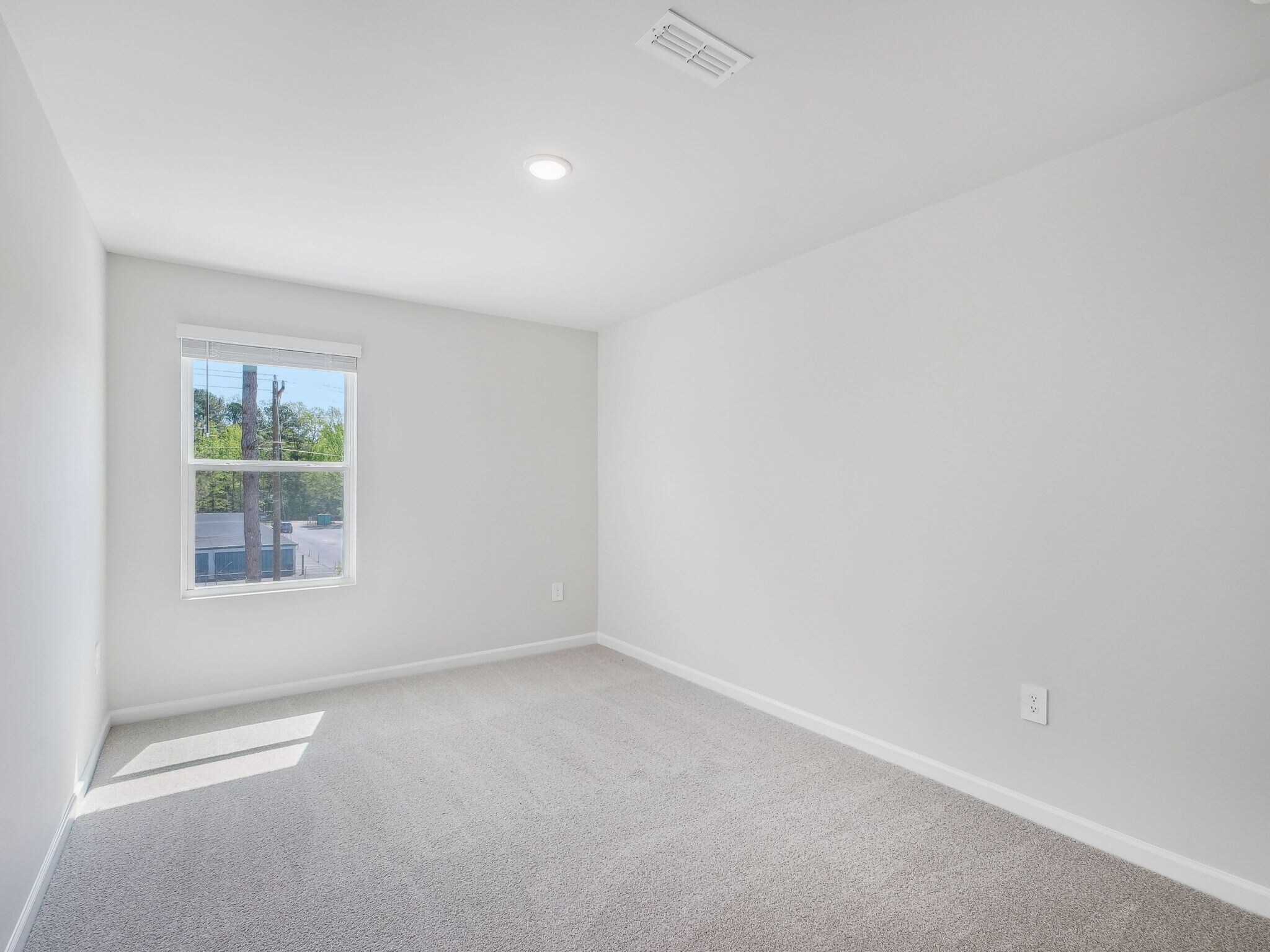 Building Photo - 712 Southland Dr