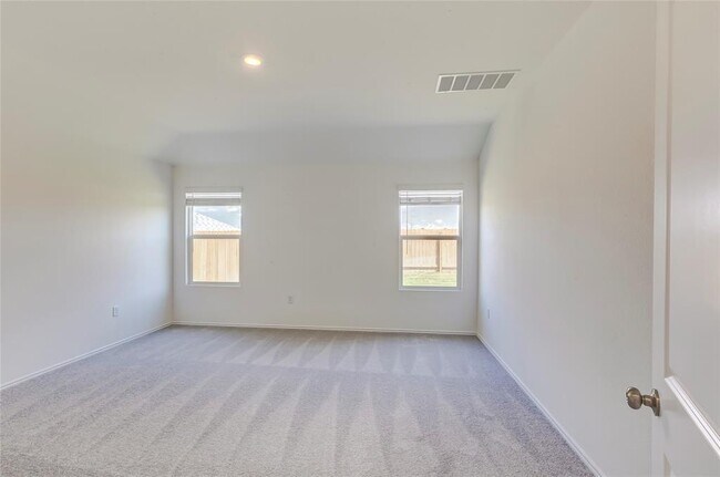 Building Photo - 105 Imola St