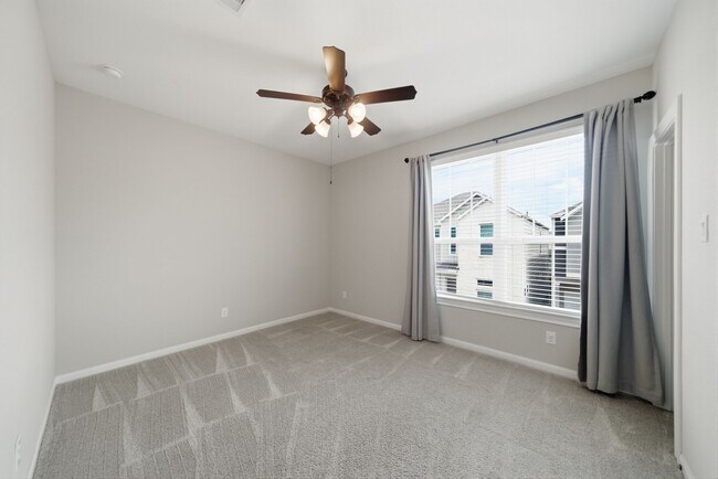 Building Photo - 10009 Granary Dr