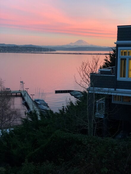 Building Photo - 3850 50th Ave NE