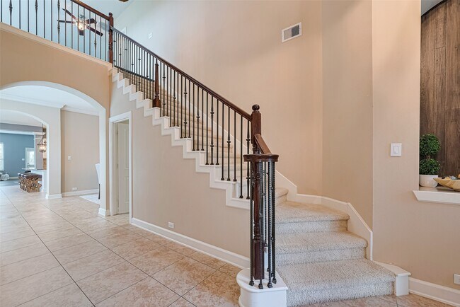 Building Photo - 47 Driftdale Pl