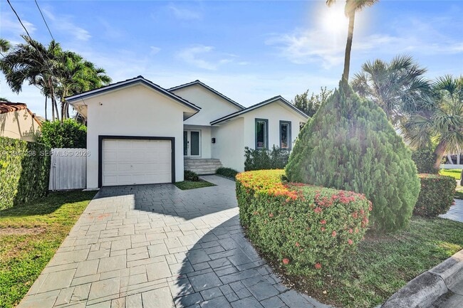 Building Photo - 9181 Byron Ave