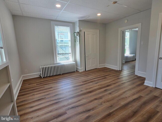Building Photo - 3 E Mantua Ave