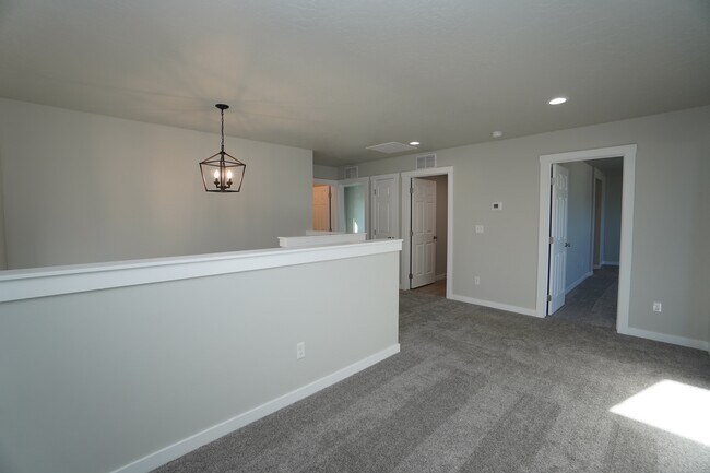 Building Photo - 1218 W Bass River Dr