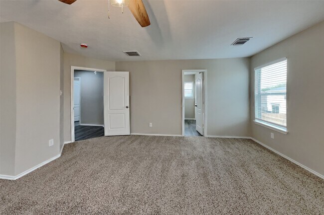 Building Photo - 18451 Westgate Pasture Ln