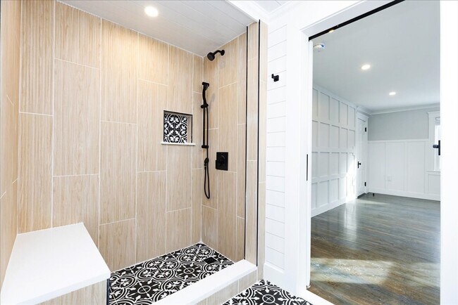 Building Photo - 37 Wolcott Rd