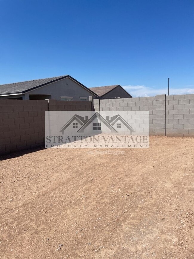 Building Photo - 2942 Kim Dr