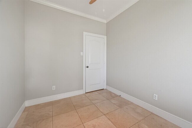 Building Photo - 5942 Sagamore Bay Ln