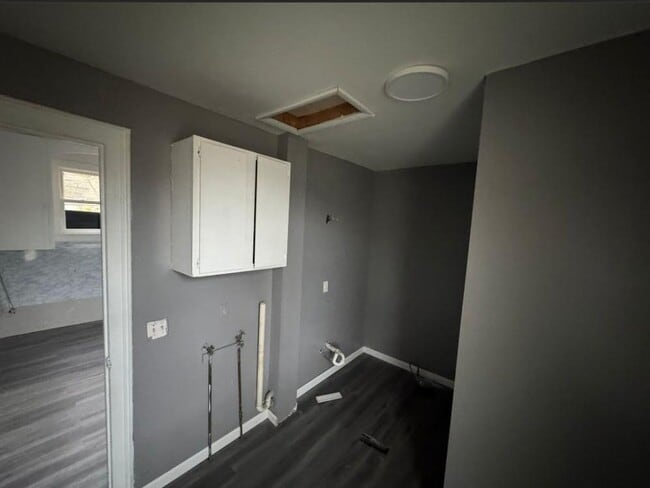 Building Photo - 114 S Carbon St