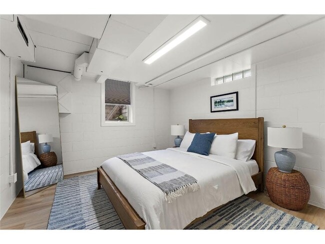 Building Photo - 1424 Vista Ln SW