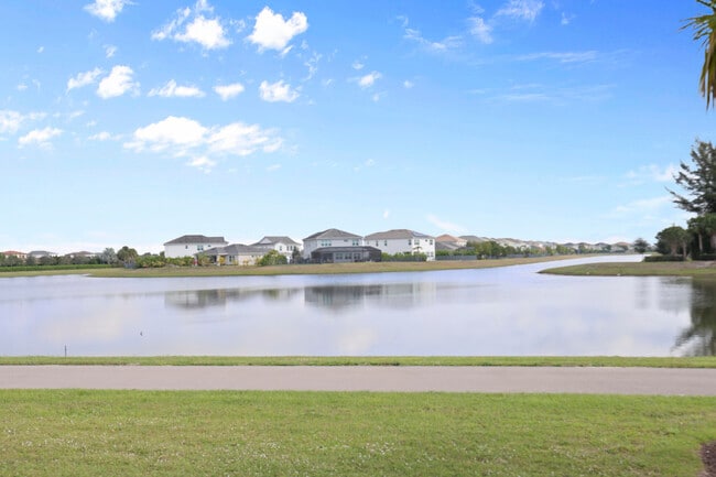 Building Photo - 4616 Longwood Lk Sq