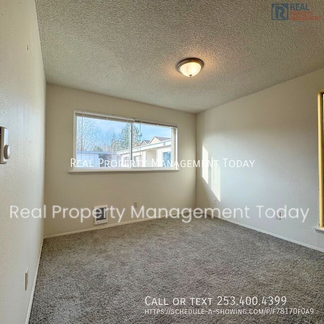 Building Photo - 1 Bedroom In Tukwila!!