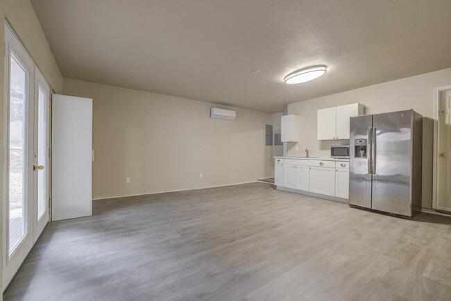 Building Photo - 5303 Shady Oak Cir