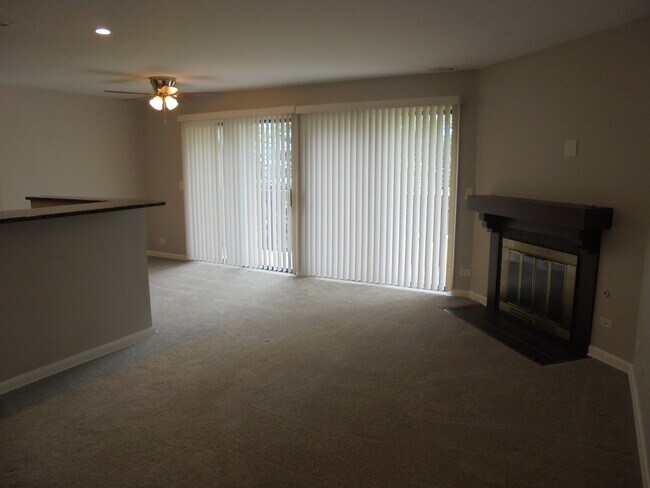 Building Photo - 4730 Calvert Dr