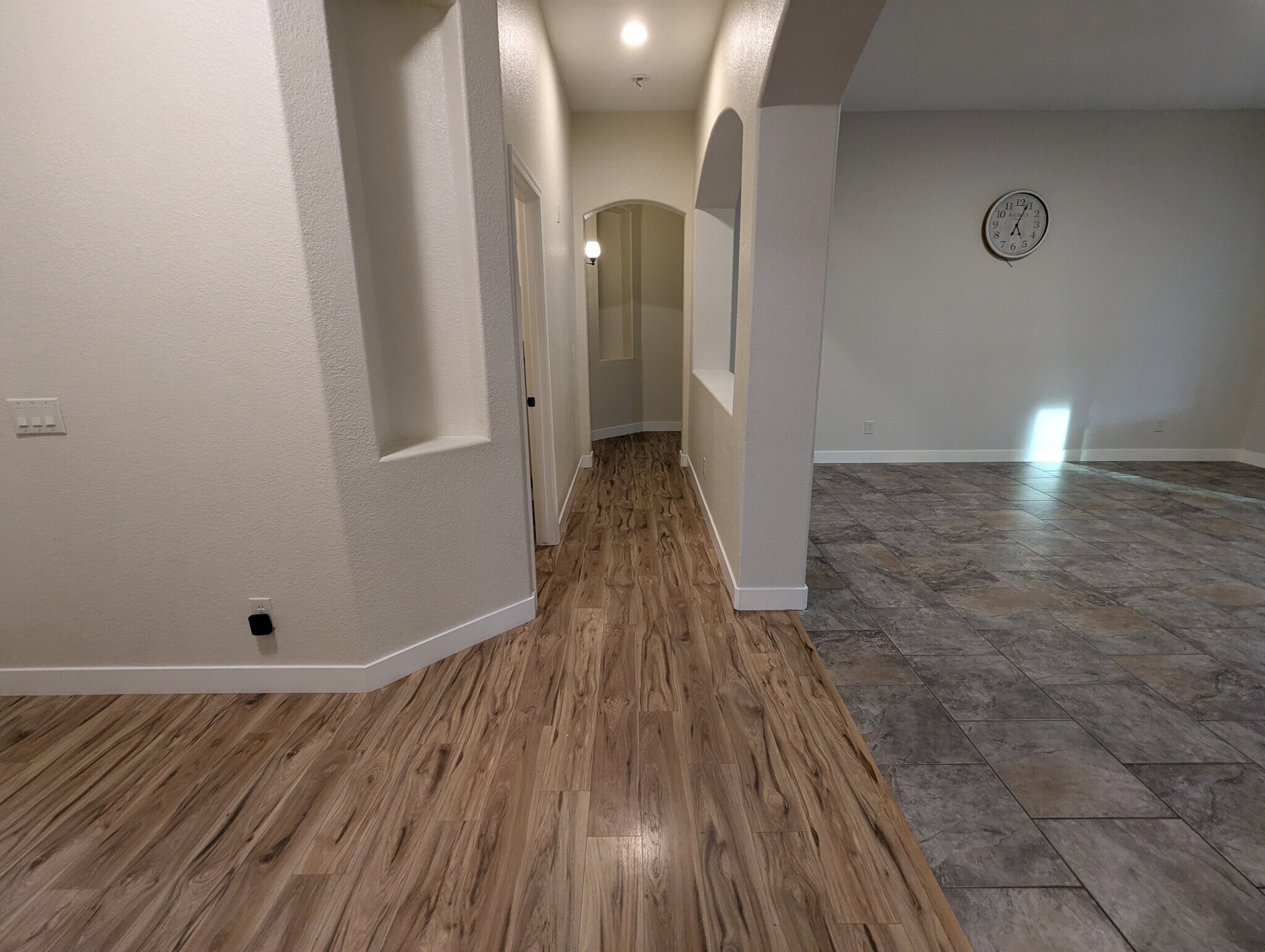 Building Photo - 267 E Smoke Tree Rd