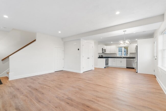 Building Photo - 57 Maple Ave