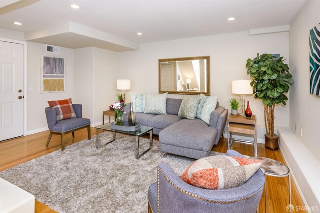 Building Photo - 177 Meadowbrook Dr