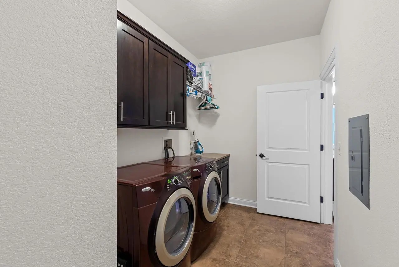 Laundry Room - 601 E Ogden Ave