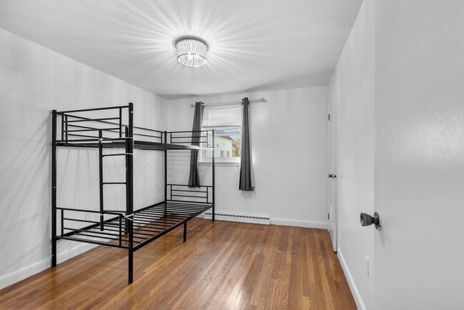 Building Photo - 96 Hill St