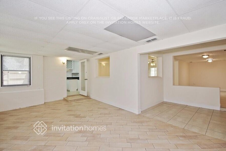 Building Photo - 840 Huntington Pl