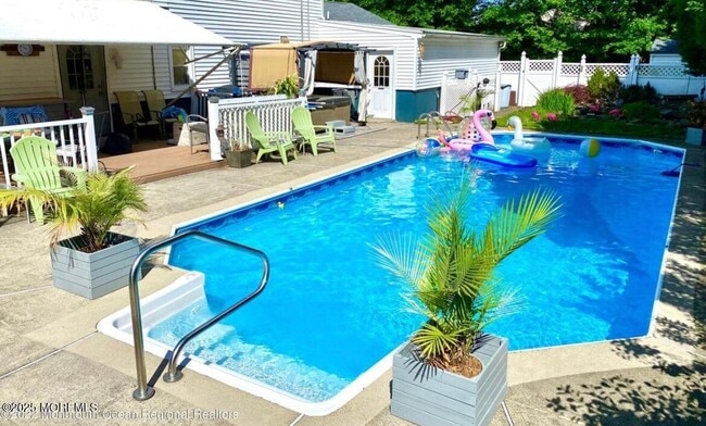 Primary Photo - 1300 Allaire Ave