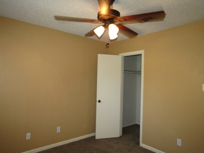 Building Photo - 7001 Winedale Dr