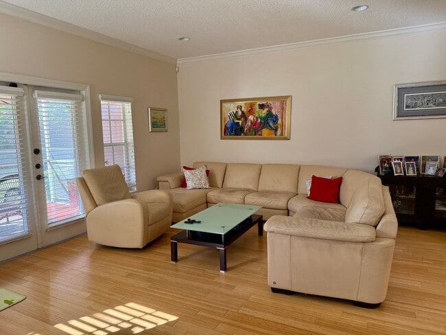 Building Photo - Carillon townhome in Gated Community