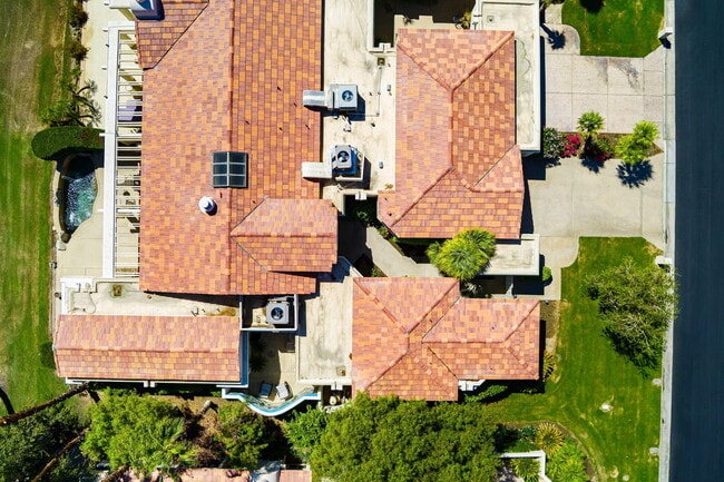 Building Photo - 75395 Riviera Dr