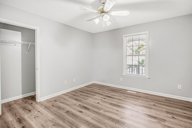 Building Photo - 129 Nelson Ct
