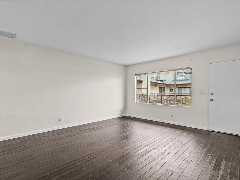 Building Photo - 312 N Louise St