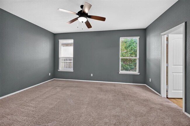 Building Photo - 1049 Clove Hitch Dr