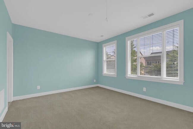 Building Photo - 42706 Chisholm Dr