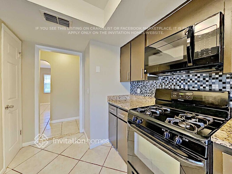 Building Photo - 2525 Kiowa Trail
