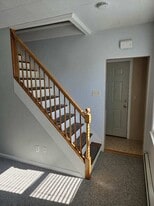 Building Photo - 388 Snell St