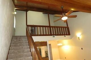 Building Photo - Delightful two story town home.