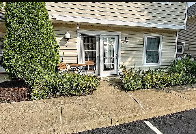 Building Photo - 2786 E Bressingham Way