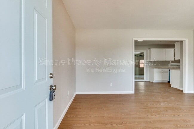 Building Photo - 813 S Midwest Blvd