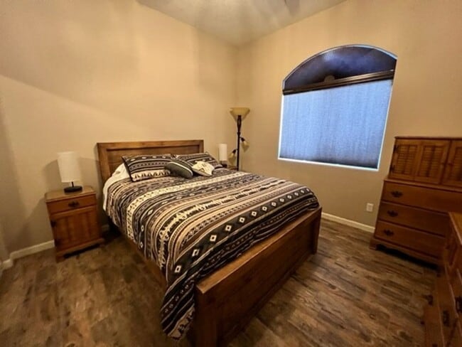 Building Photo - 3 BR LUXE Home-Walk to Colorado River, Golf & near Rotary Park.