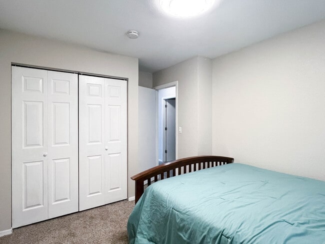 Building Photo - 3811 Resurrection Dr