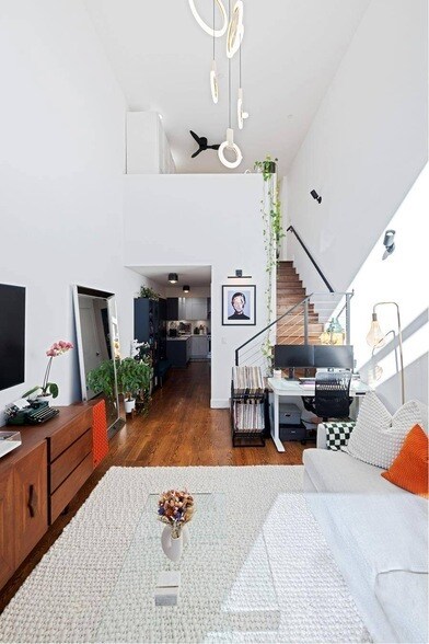 Building Photo - 299 Van Buren St