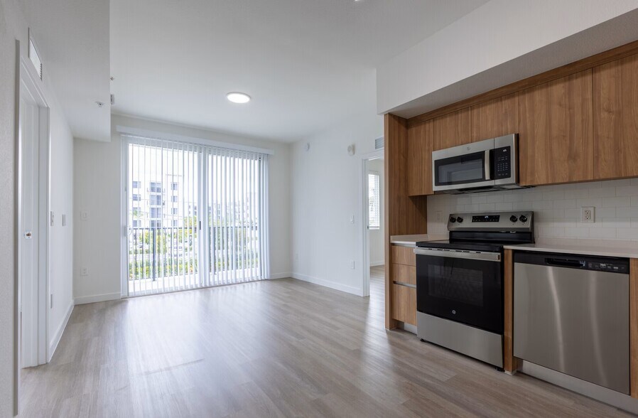 Building Photo - 375 N Biscayne River Dr